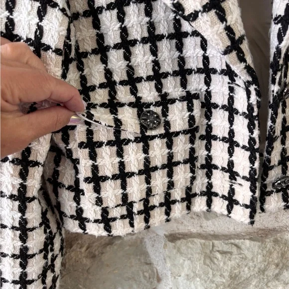 Cropped Tweed Jacket - Picture 4 of 10